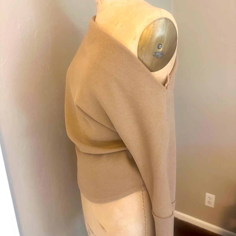 EUC We the Free Off-the-Shoulder Long Sleeve Top - Picture 3 of 6